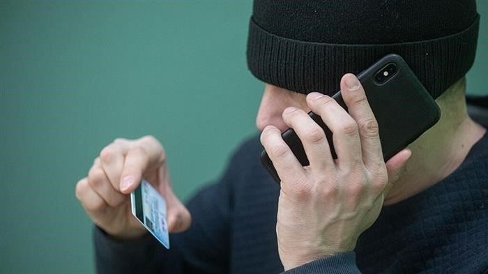 Понимание использования патриотизма в тактике мошенничества перед 9 мая