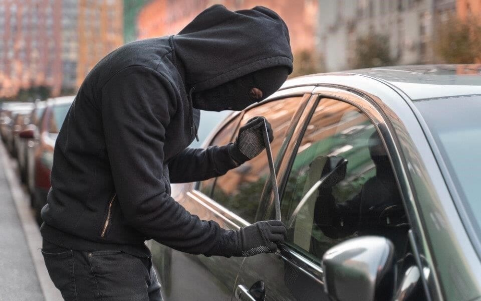 Толкование снов: Что означает, если приснилось, что у вас угнали машину?